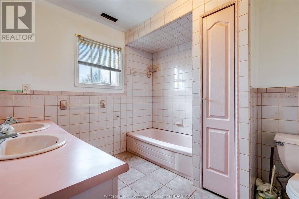 559 STANLEY Image 19