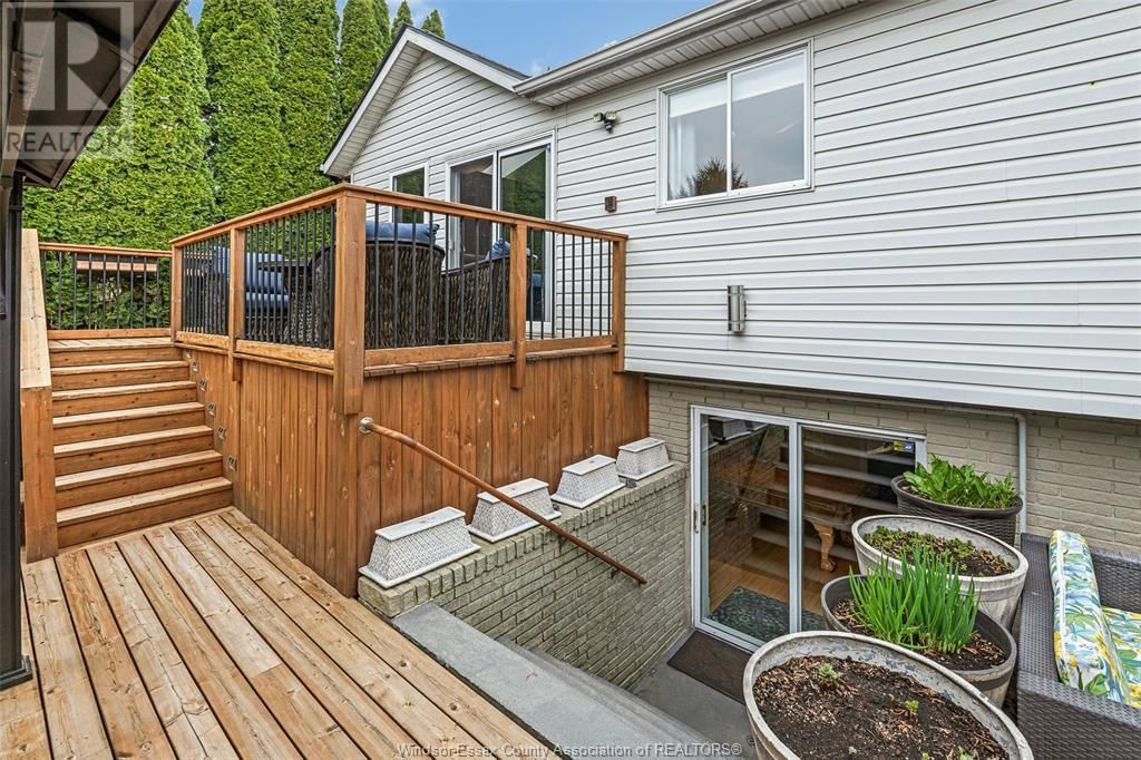 3675 DEERBROOK Image 10