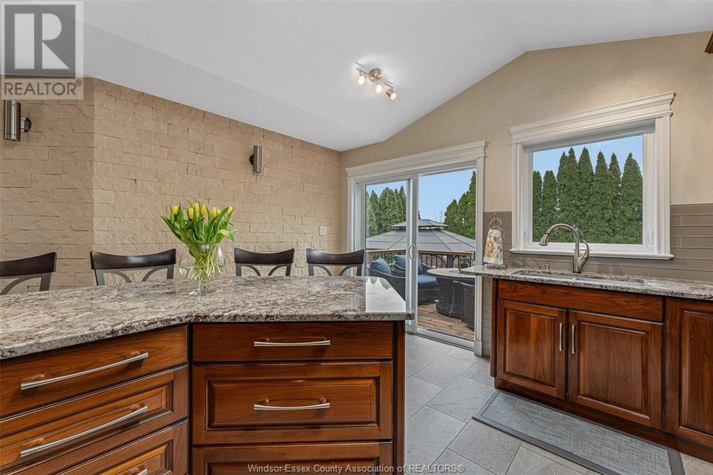 3675 DEERBROOK Image 19