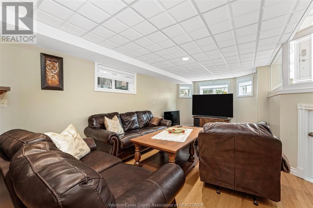 3675 DEERBROOK Image 27