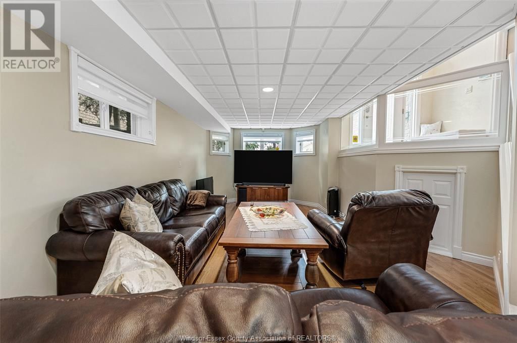 3675 DEERBROOK Image 28
