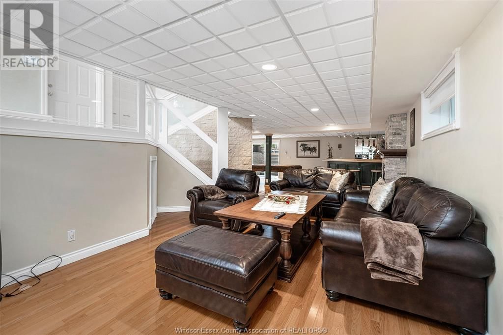 3675 DEERBROOK Image 29