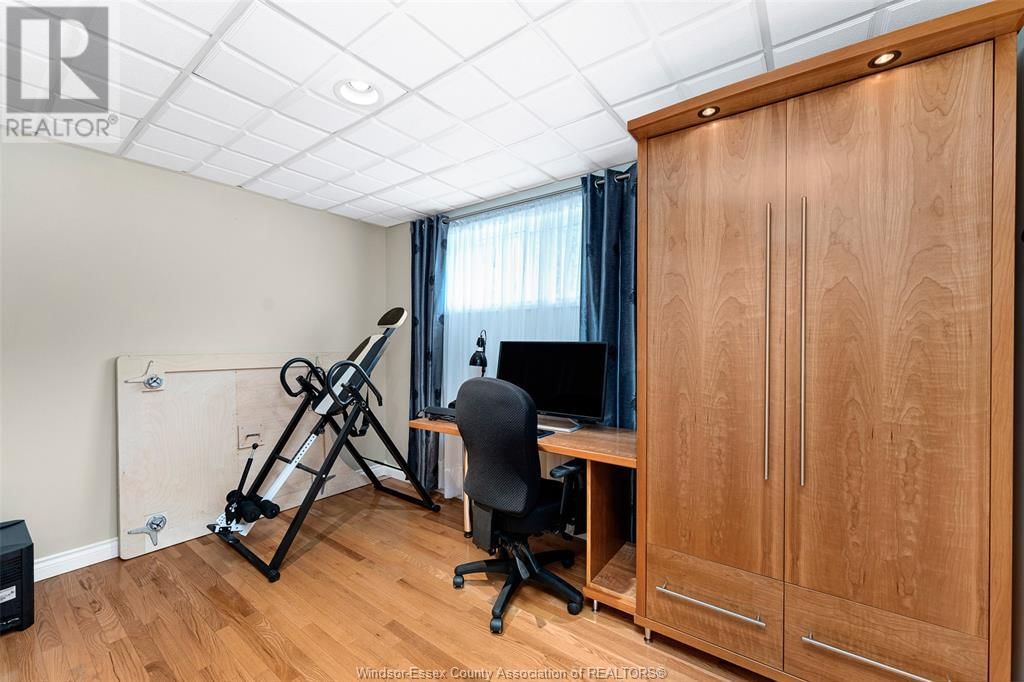 3675 DEERBROOK Image 34
