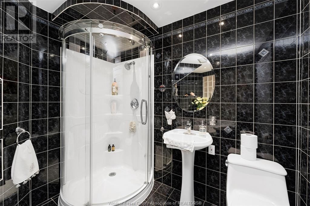 3675 DEERBROOK Image 38
