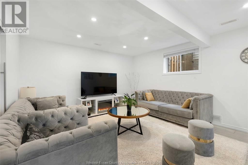 4763 JULIET CRESCENT Image 26