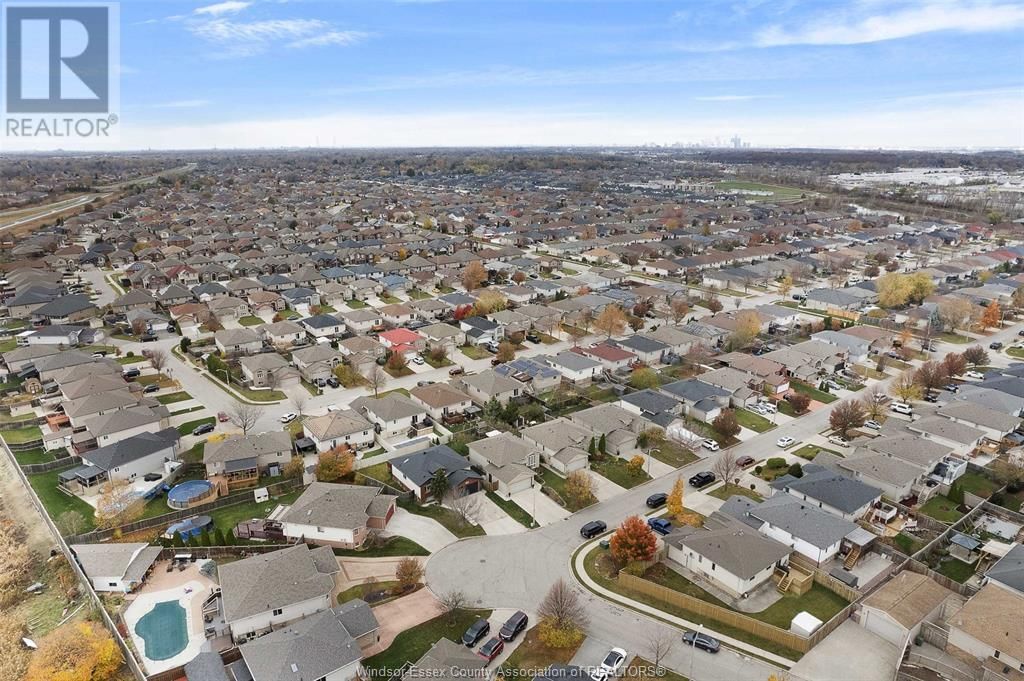 4763 JULIET CRESCENT Image 38