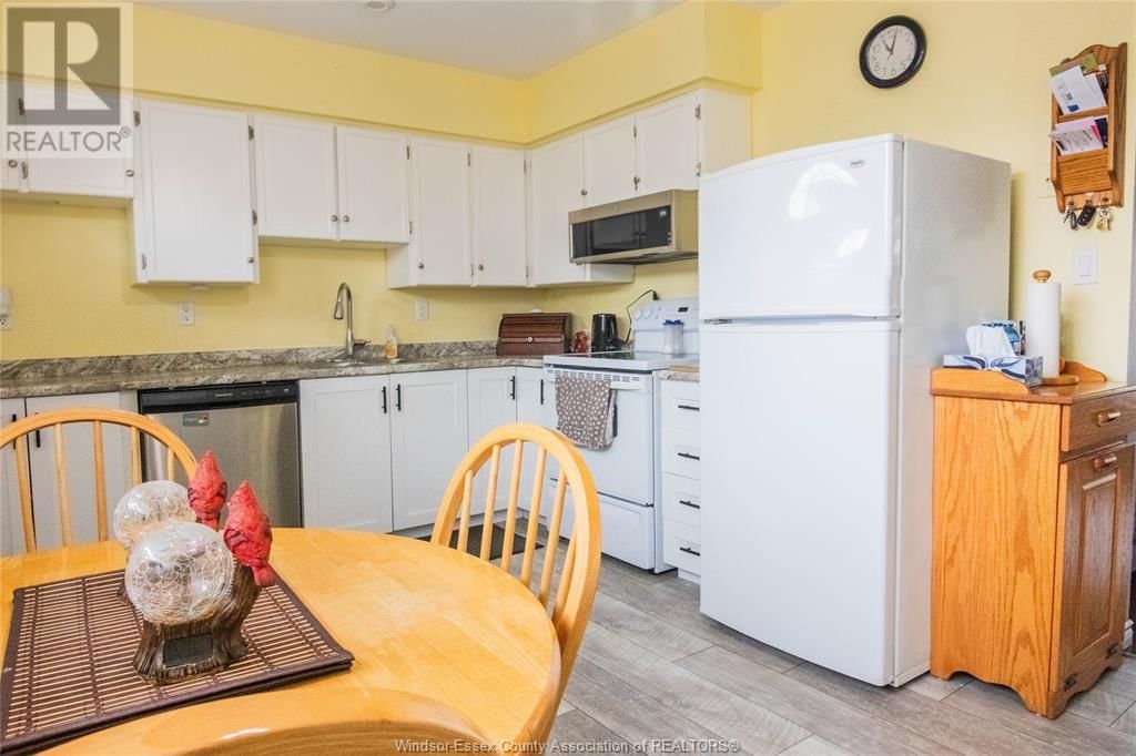 2964 GRANDVIEW STREET Image 10