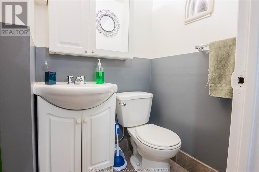 2964 GRANDVIEW STREET Image 14