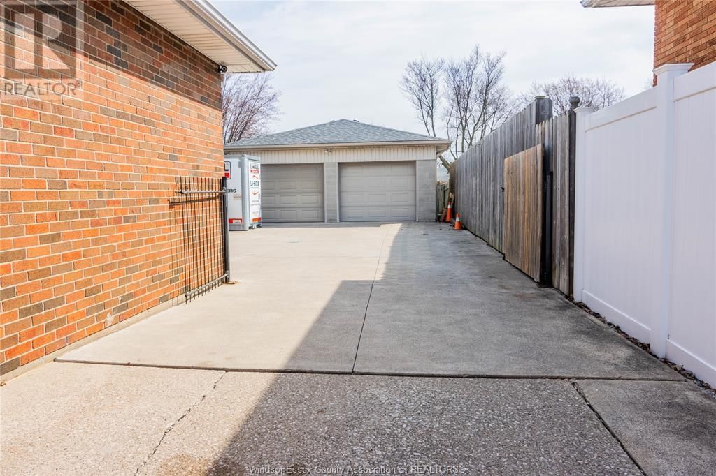2964 GRANDVIEW STREET Image 6