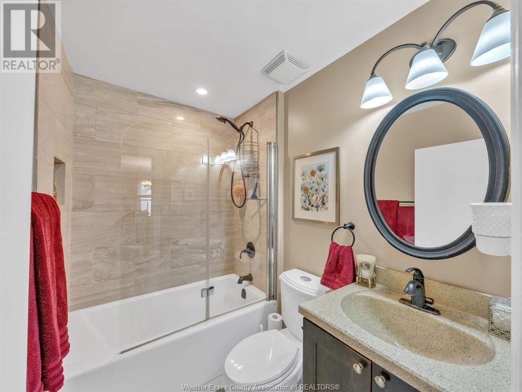 2051 BUCKINGHAM DRIVE Image 14