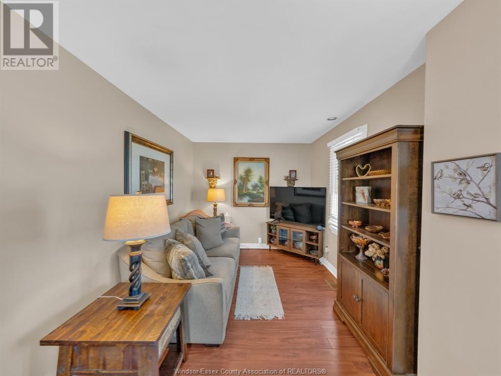 2051 BUCKINGHAM DRIVE Image 5