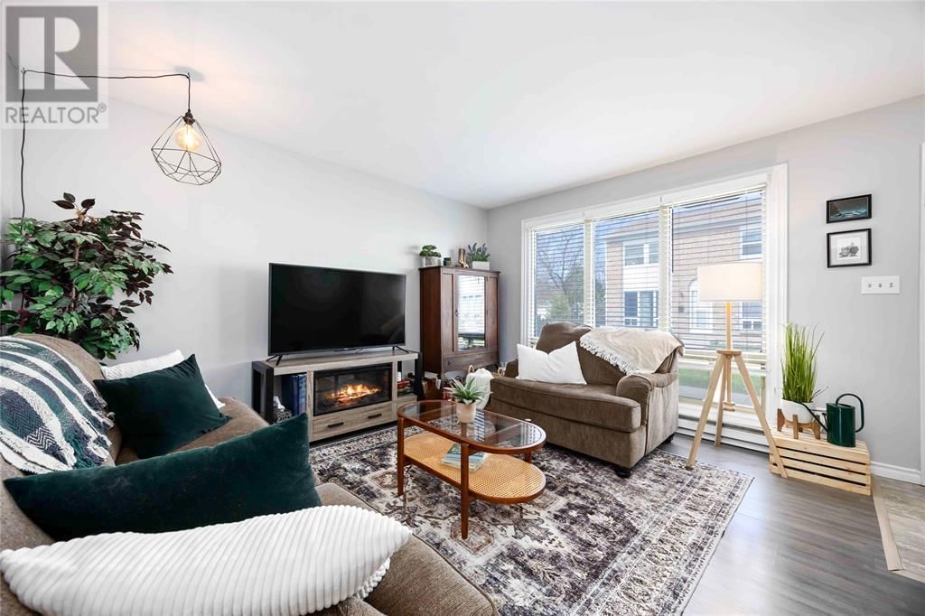 6 - 847 ROSS AVENUE Image 6
