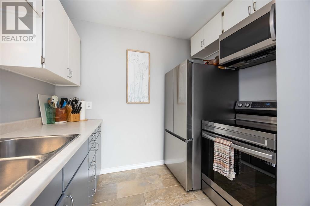 6 - 847 ROSS AVENUE Image 11