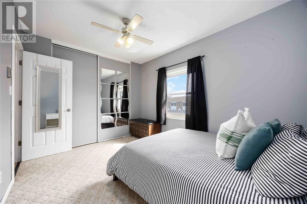 6 - 847 ROSS AVENUE Image 19