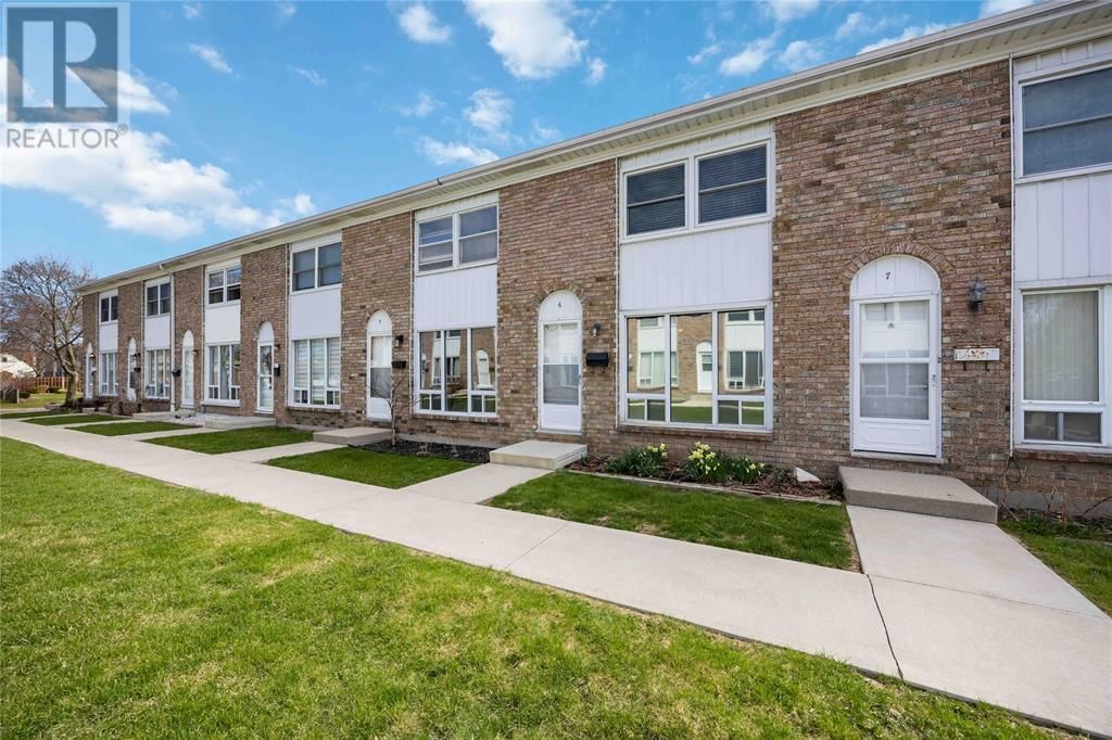 6 - 847 ROSS AVENUE Image 2