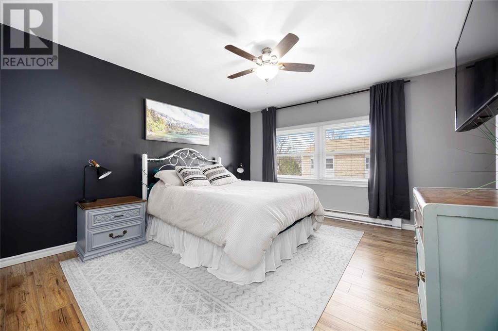 6 - 847 ROSS AVENUE Image 21