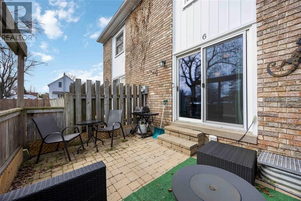 6 - 847 ROSS AVENUE Image 35