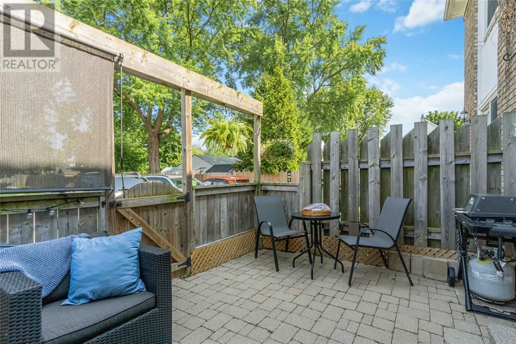 6 - 847 ROSS AVENUE Image 37