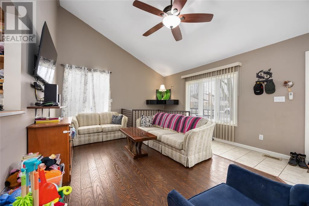 456 MURRAY STREET Image 11