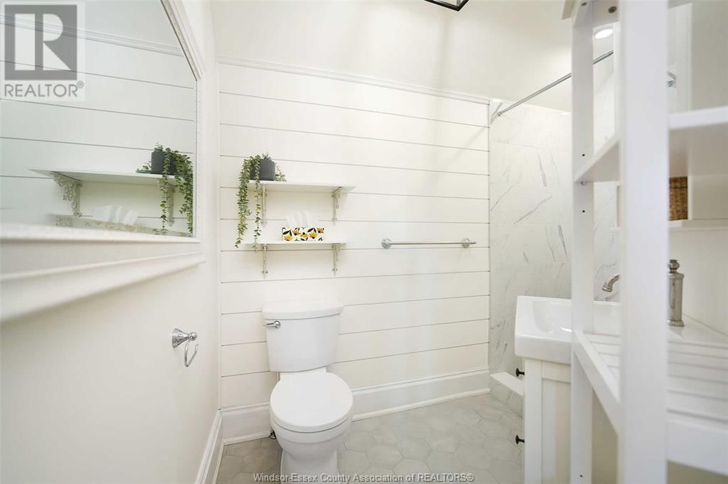 5290 HURON CHURCH LINE ROAD Image 25