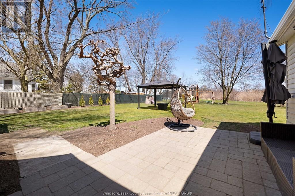 5290 HURON CHURCH LINE ROAD Image 32