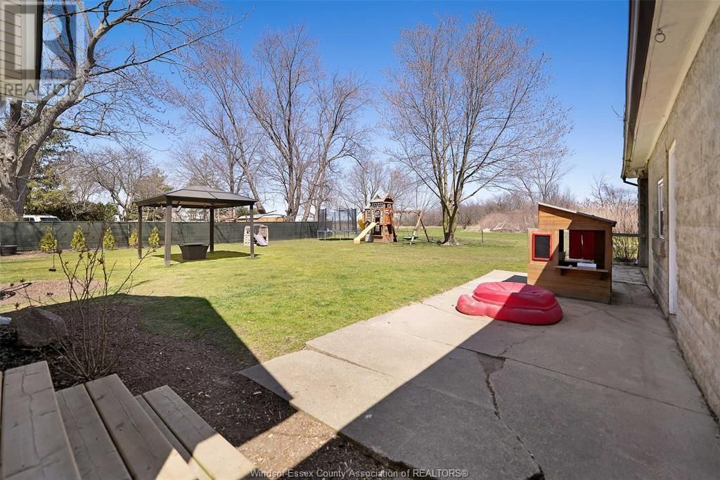 5290 HURON CHURCH LINE ROAD Image 33