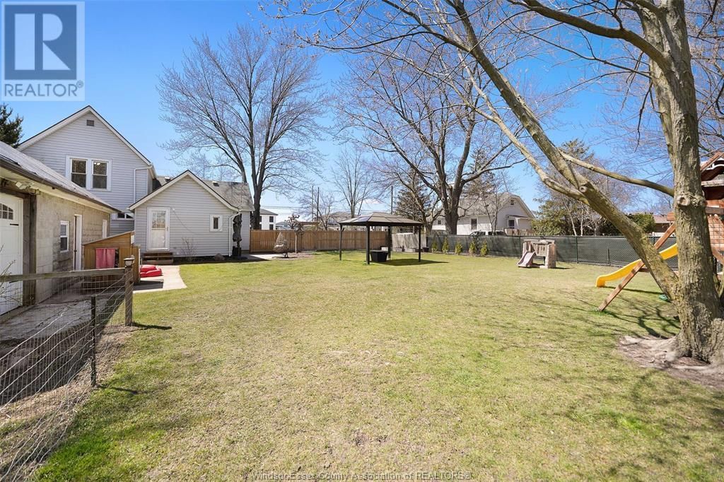 5290 HURON CHURCH LINE ROAD Image 36