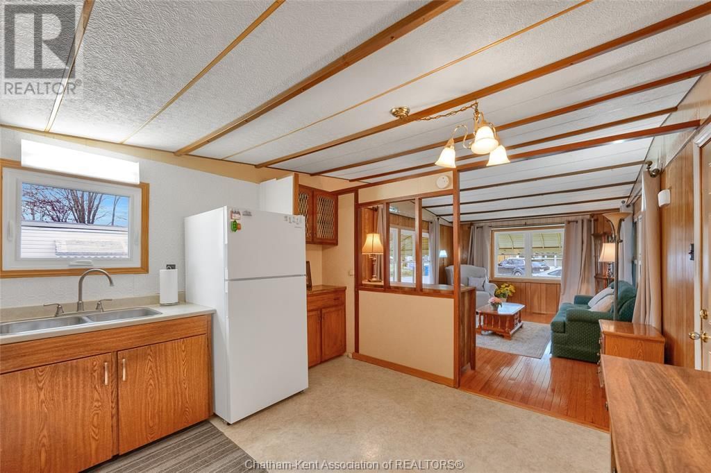 31 EATON COURT Image 9
