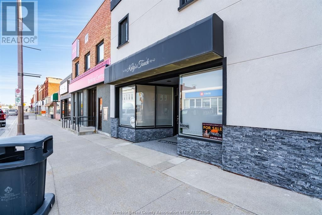 2 QUEEN ST. N. Image 46