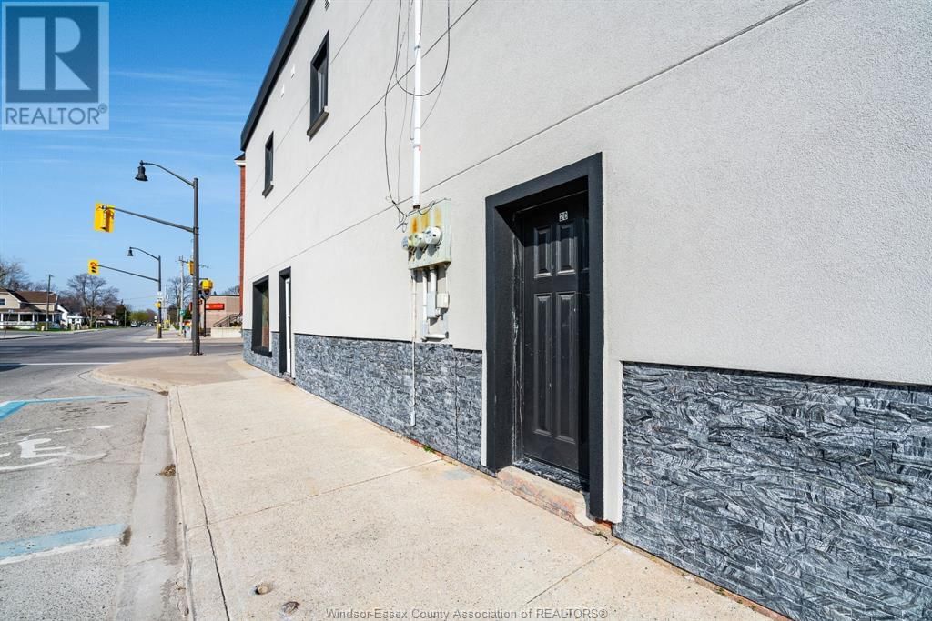 2 QUEEN ST. N. Image 48