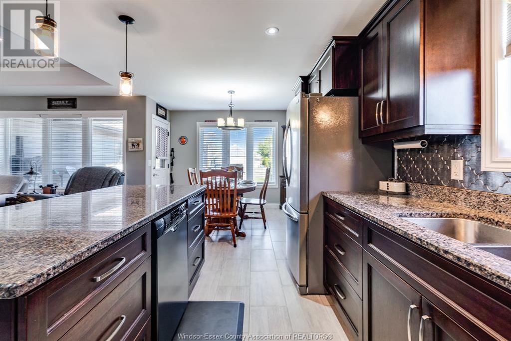 350 SELLICK DRIVE Image 12