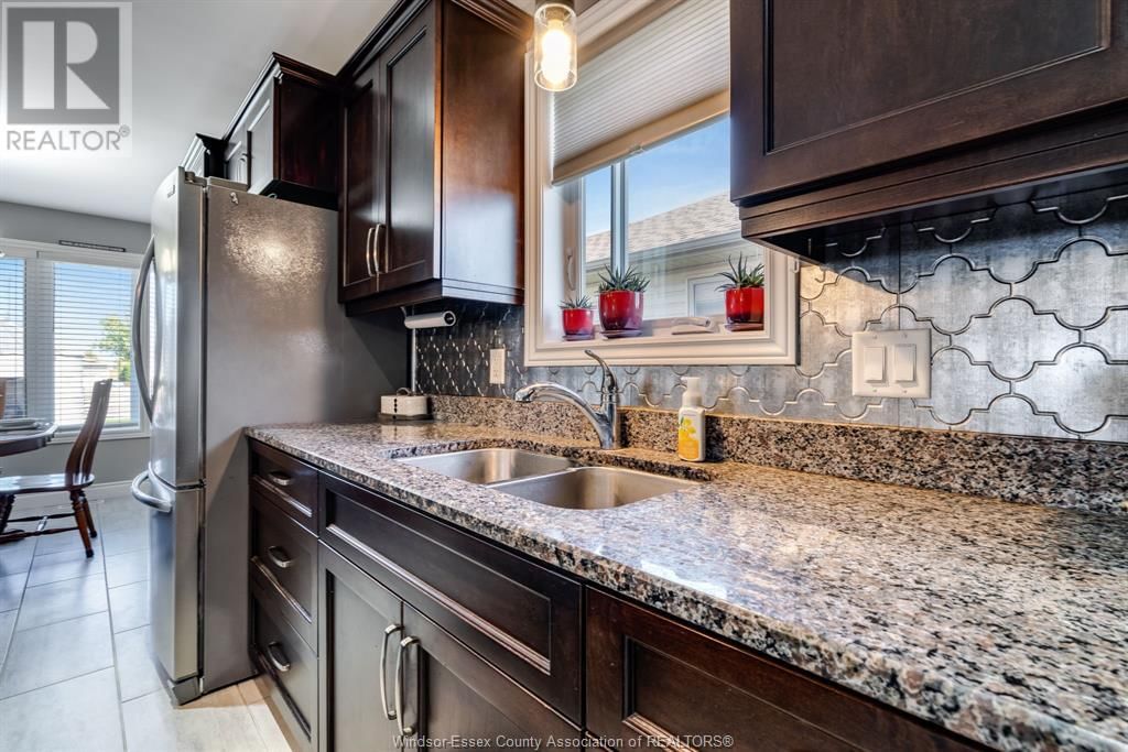 350 SELLICK DRIVE Image 13