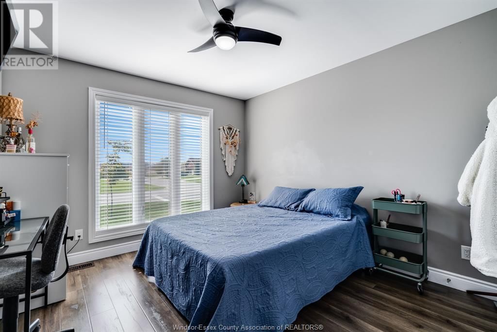 350 SELLICK DRIVE Image 23