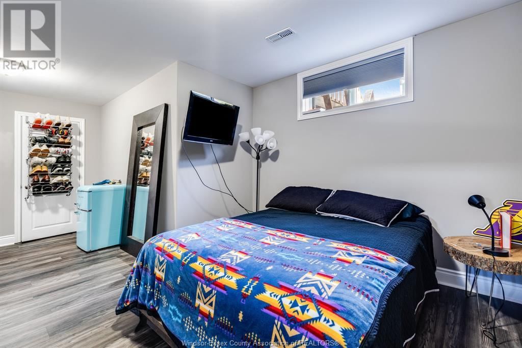 350 SELLICK DRIVE Image 29