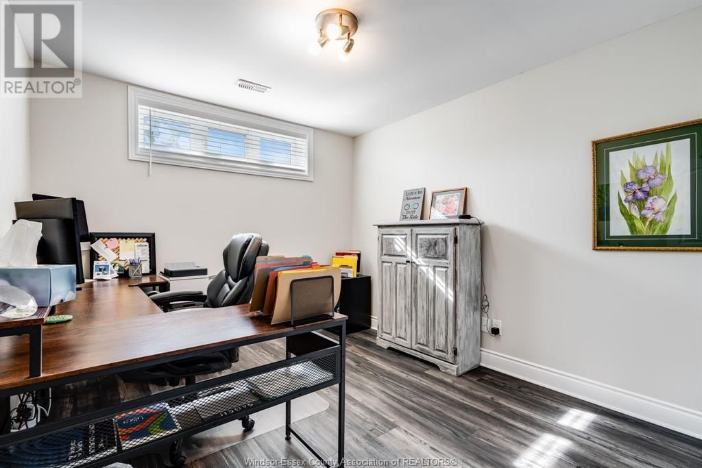 350 SELLICK DRIVE Image 31