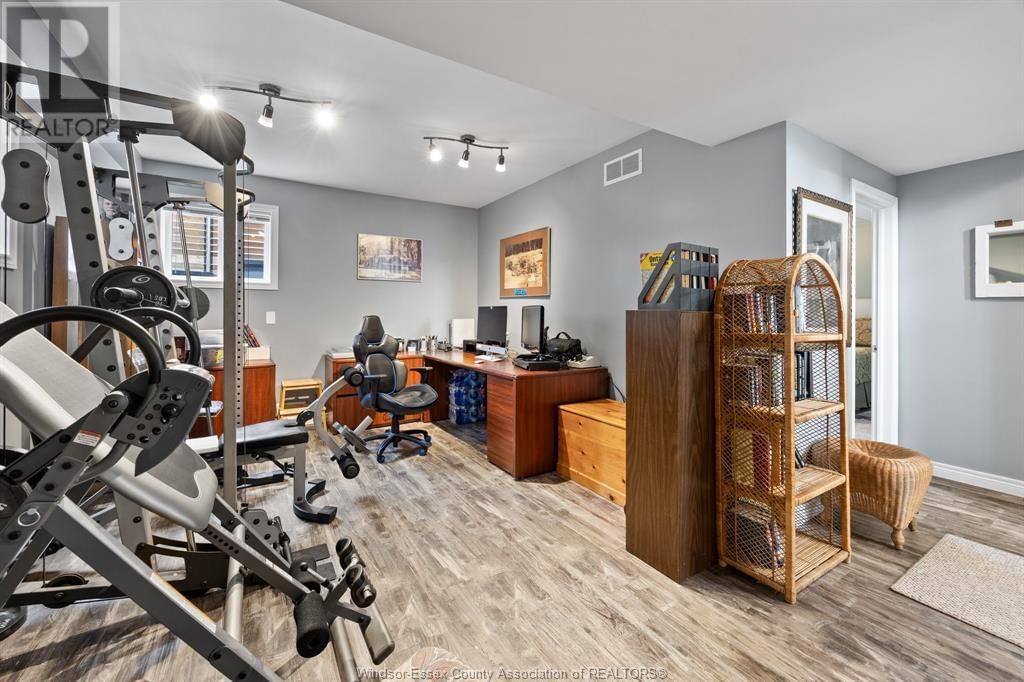 247 COLUMBUS DRIVE Image 13