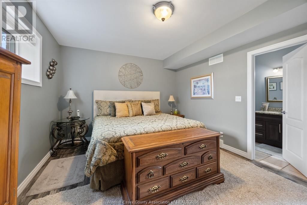 247 COLUMBUS DRIVE Image 16