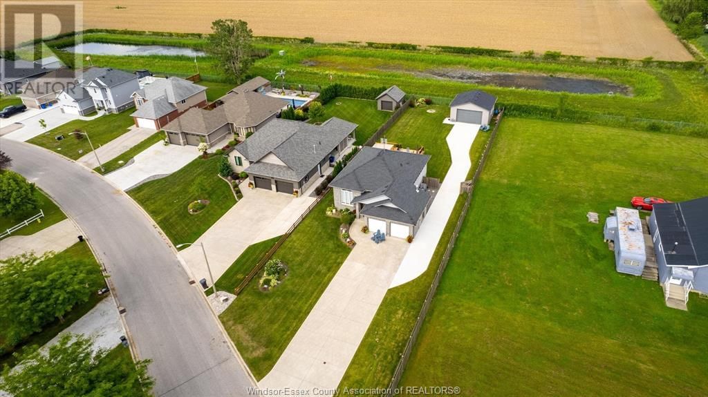 247 COLUMBUS DRIVE Image 2