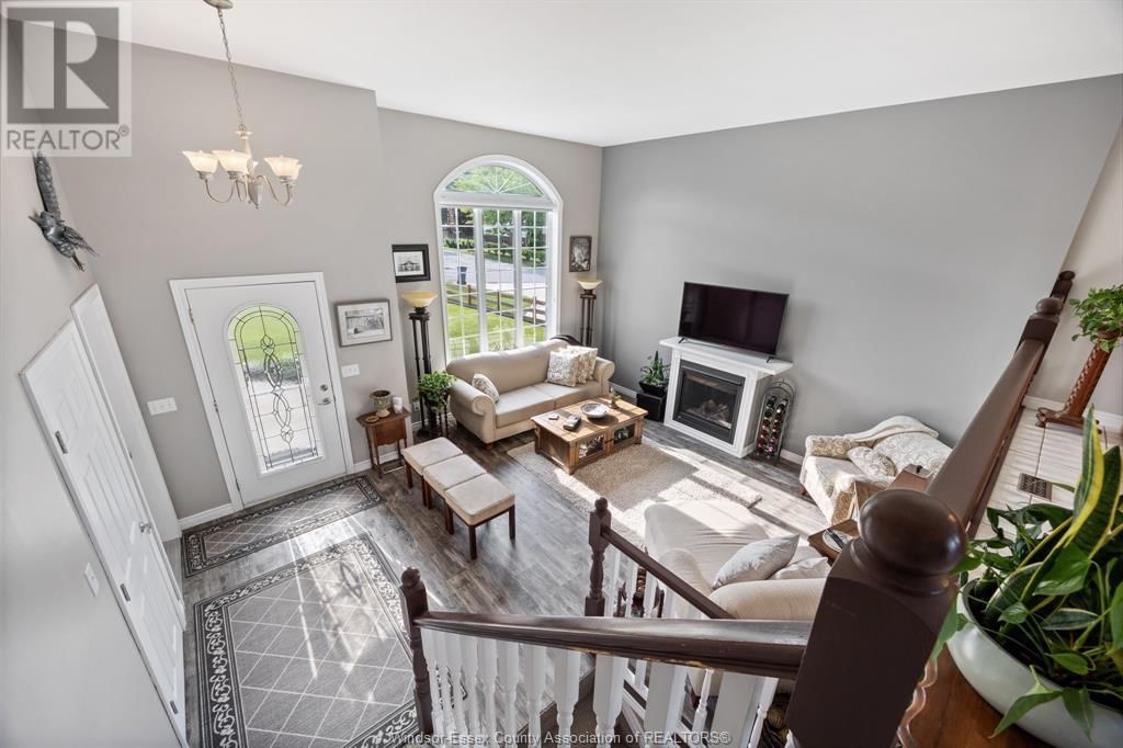 247 COLUMBUS DRIVE Image 23