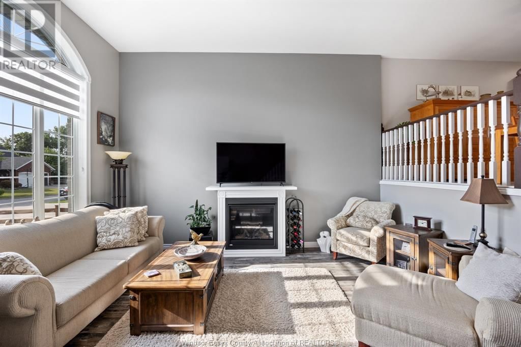 247 COLUMBUS DRIVE Image 25