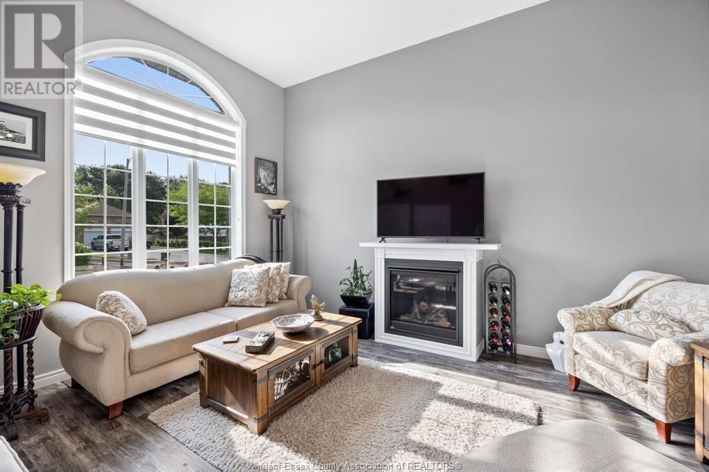 247 COLUMBUS DRIVE Image 26