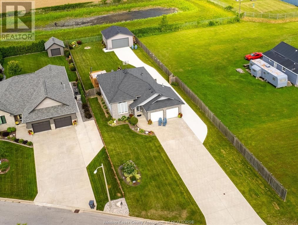 247 COLUMBUS DRIVE Image 3
