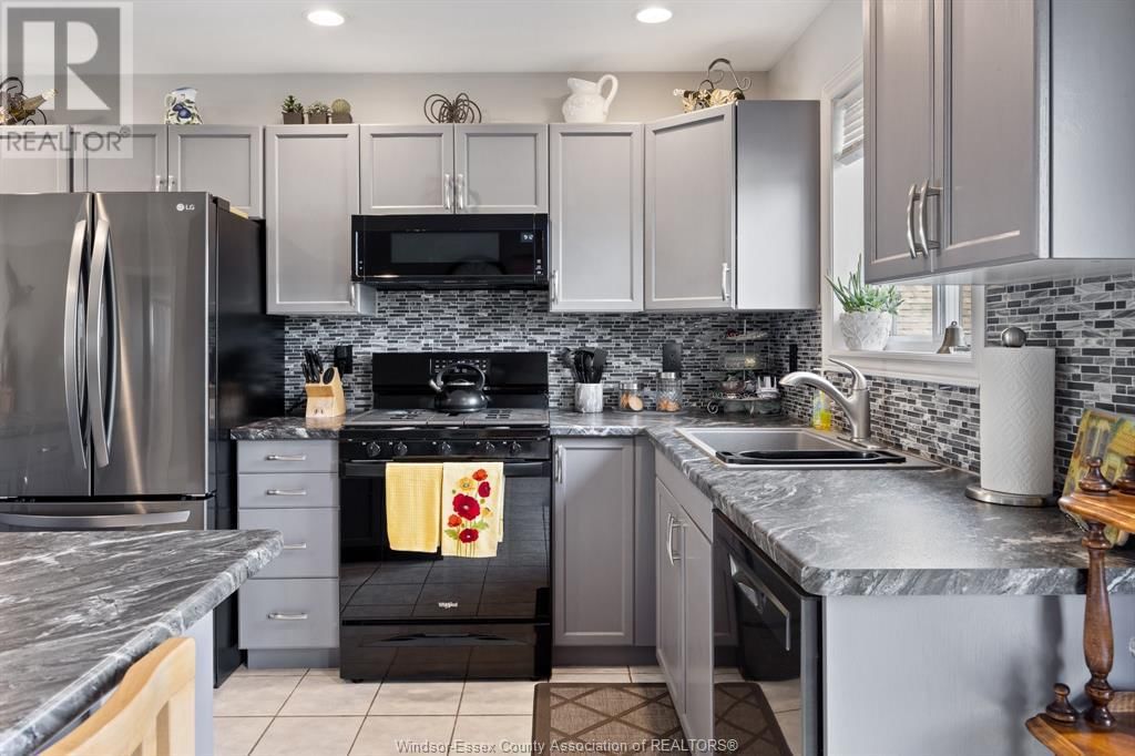 247 COLUMBUS DRIVE Image 33