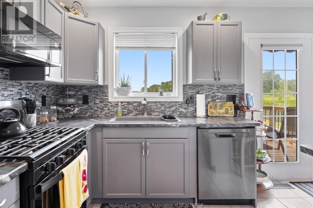247 COLUMBUS DRIVE Image 34