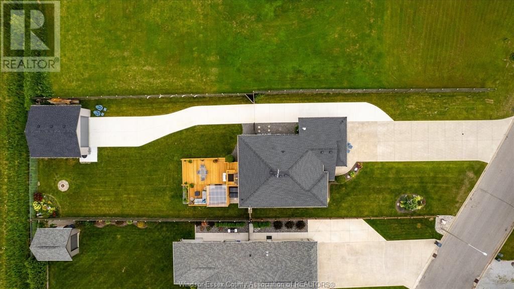 247 COLUMBUS DRIVE Image 9