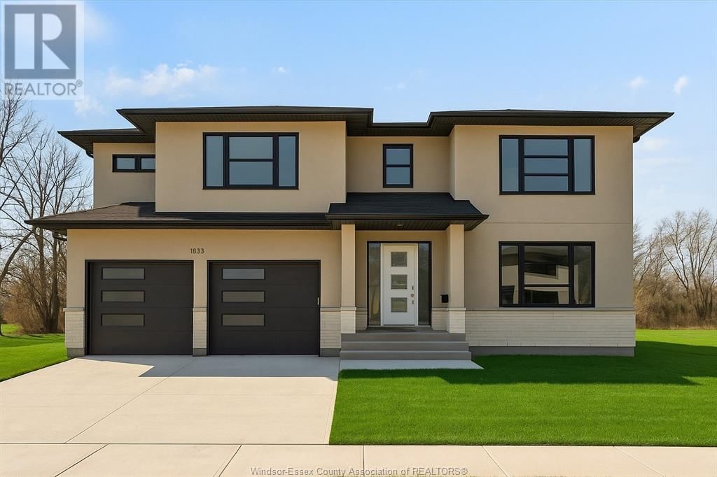 2556 MAYFAIR Image 1