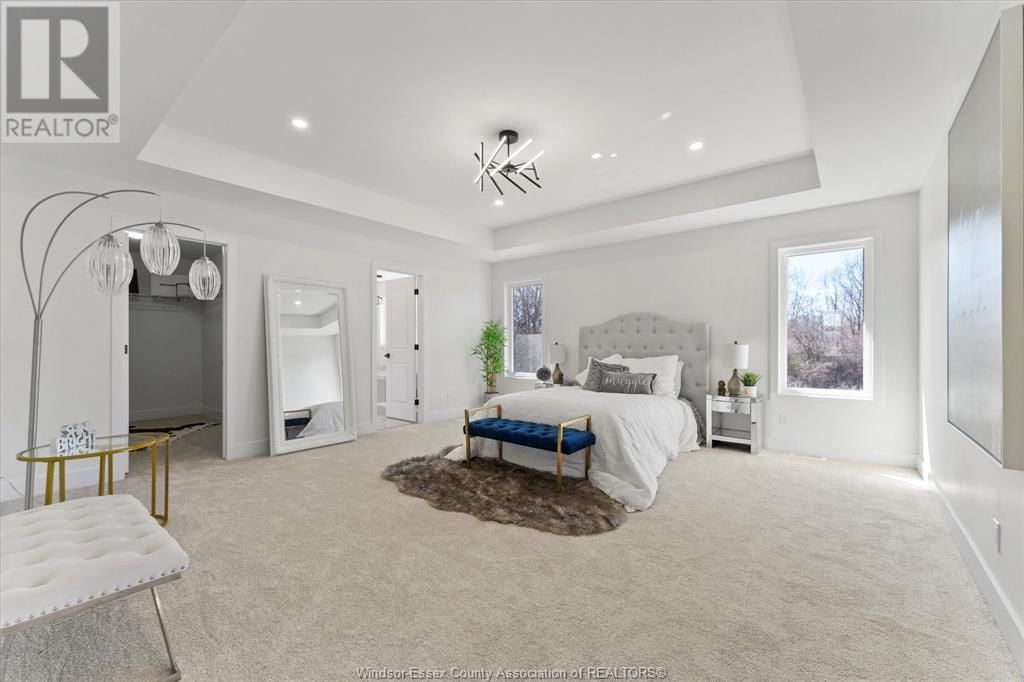 2556 MAYFAIR Image 25