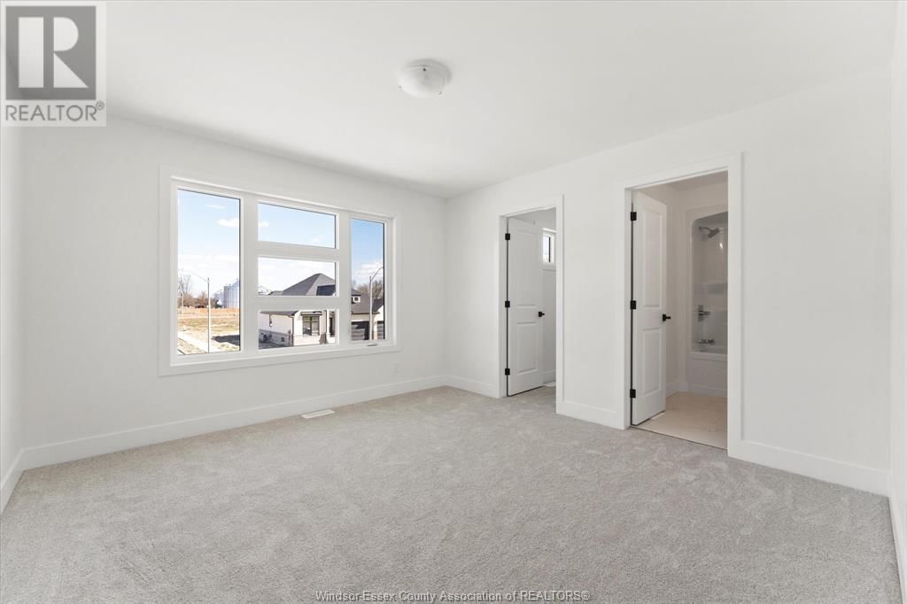 2556 MAYFAIR Image 34