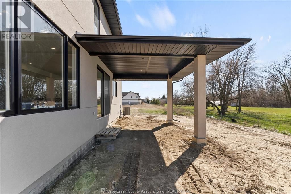 2556 MAYFAIR Image 40