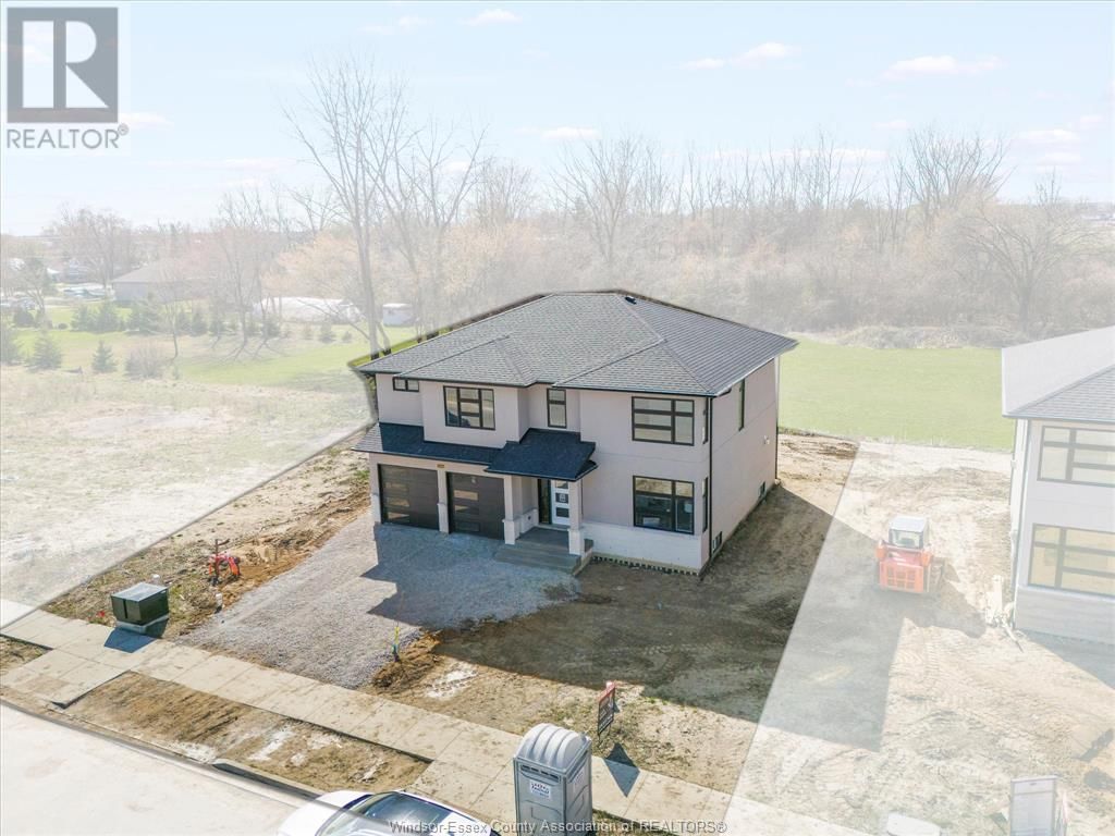 2556 MAYFAIR Image 43